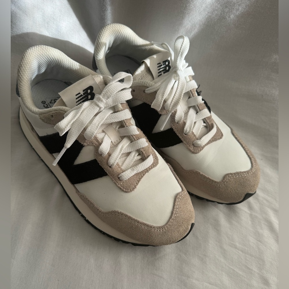 NEW BALANCE KIDS TAUPE & OFF-WHITE 237 BIG KIDS SNEAKERS SIZE 5/WOMENS 6.5